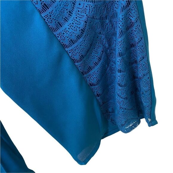 Torrid Lace Button Back Blouse Sz 4 - Picture 2 of 5